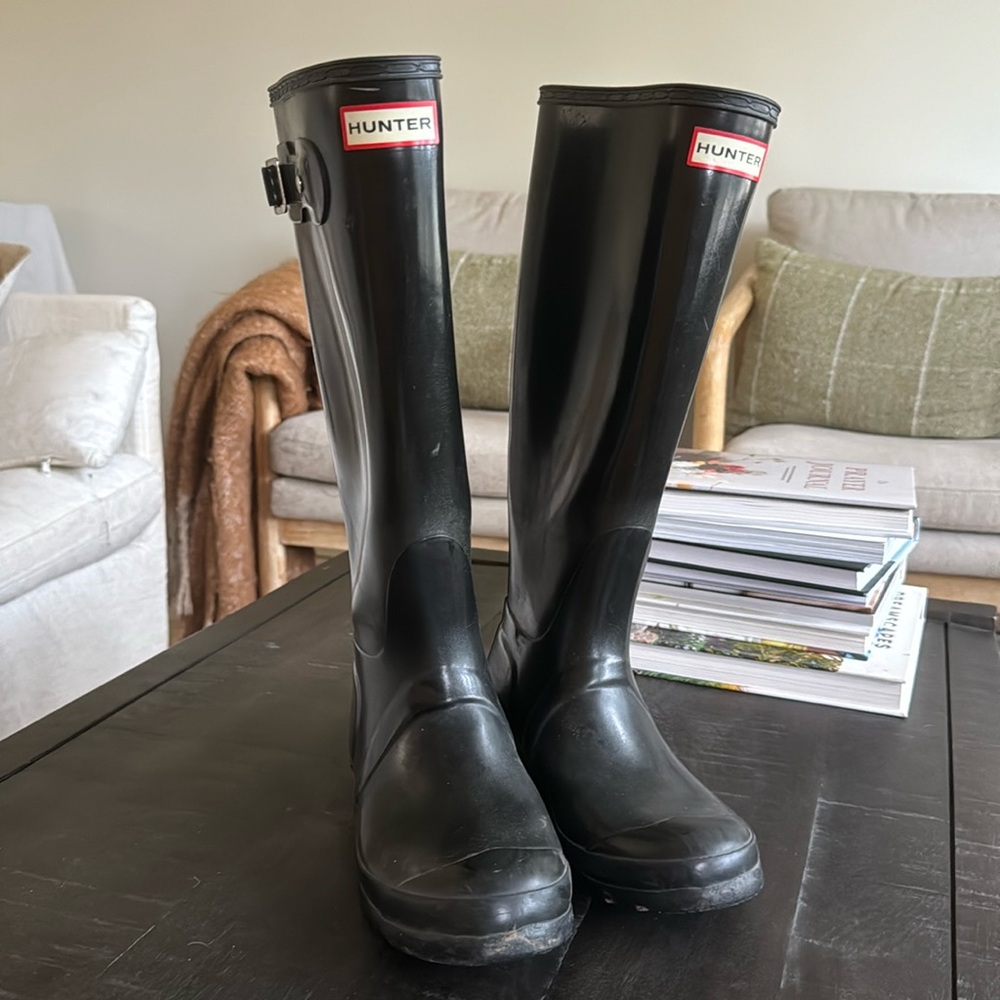 Shiny Black Hunter Boots